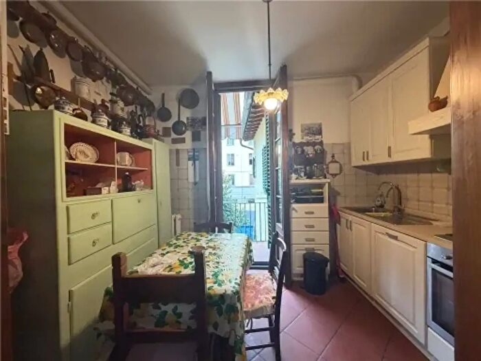 Appartamento con 5 locali in affitto in Firenze