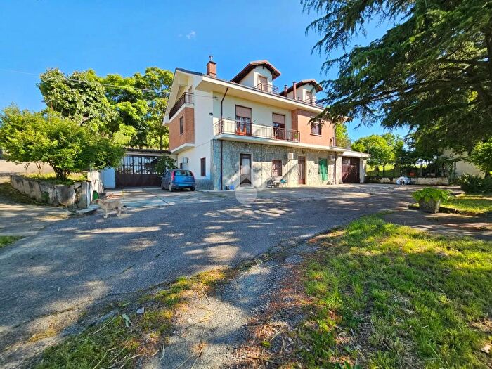 Casa con 8 locali in vendita in Strada Alessandria, Nizza Monferrato