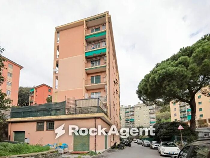 Appartamento trilocale in vendita in Corso Luigi Andrea Martinetti, Genova