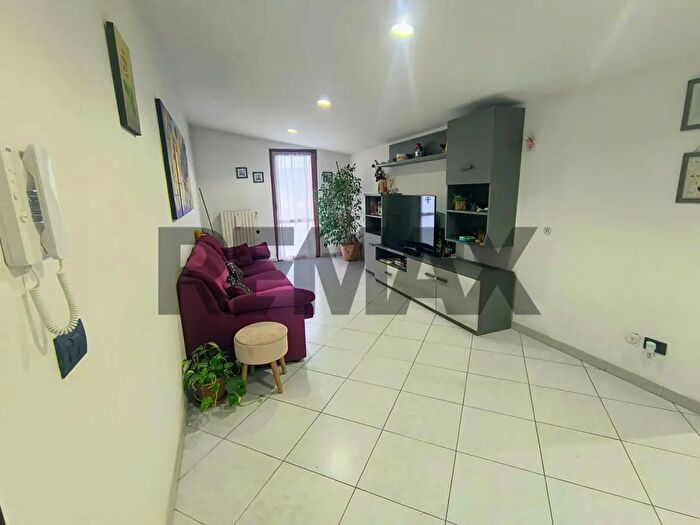 Appartamento con 5 locali in vendita in Via Dolomiti, Desio
