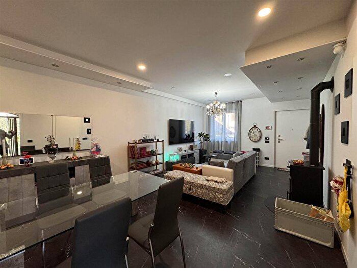 Casa quadrilocale in vendita in San Felice Del Benaco