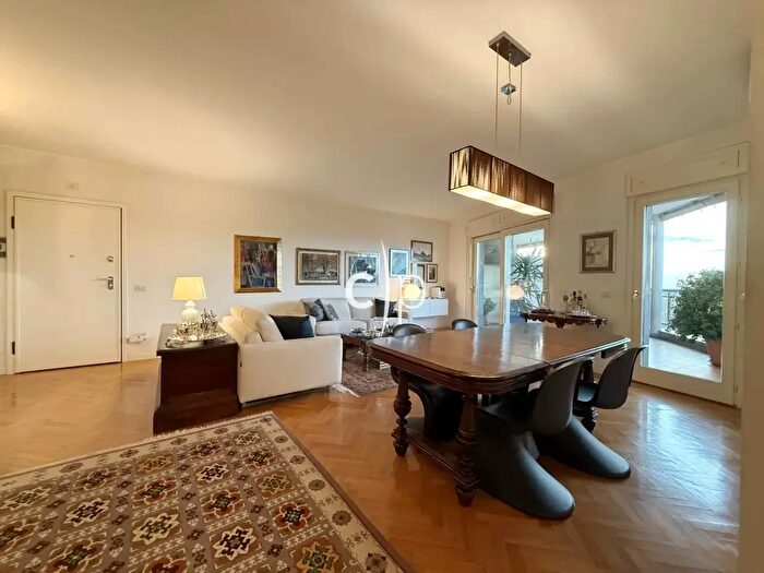 Appartamento con 5 locali in vendita in Via Cadorna, Civitavecchia