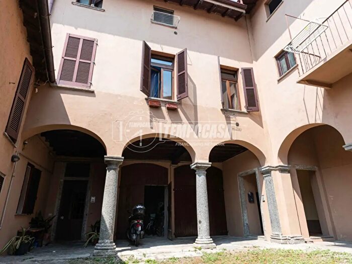 Appartamento trilocale in vendita in Bosisio Parini