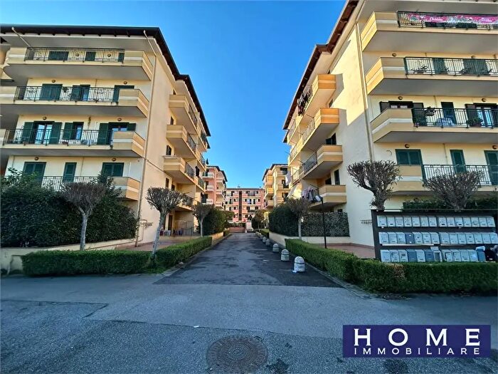 Appartamento trilocale in vendita in Orta Di Atella