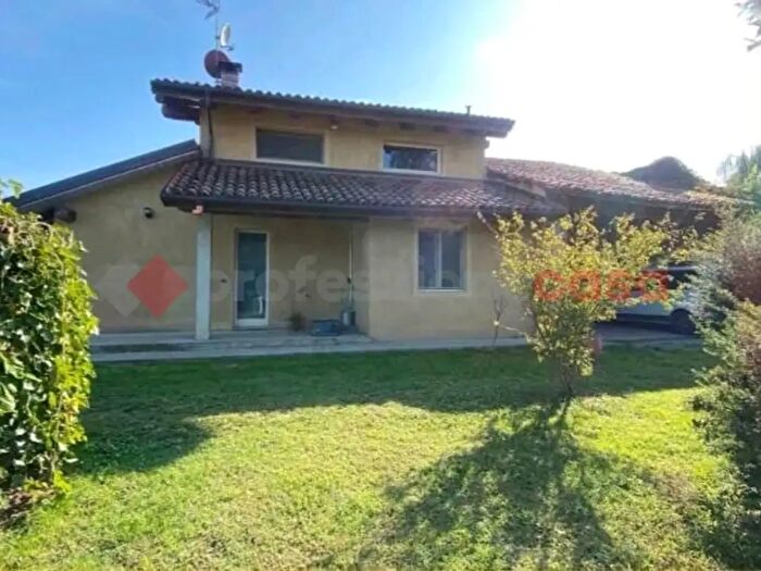 Casa con 5 locali in vendita in Via Maestra di Baudenasca, Pinerolo