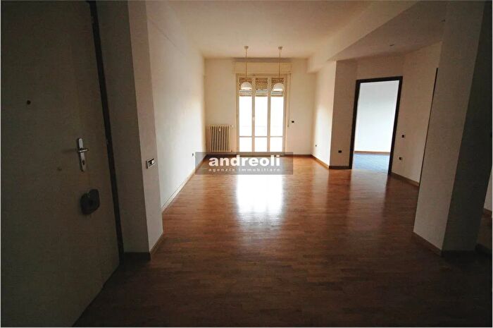 Appartamento con 5 locali in vendita in Jesi