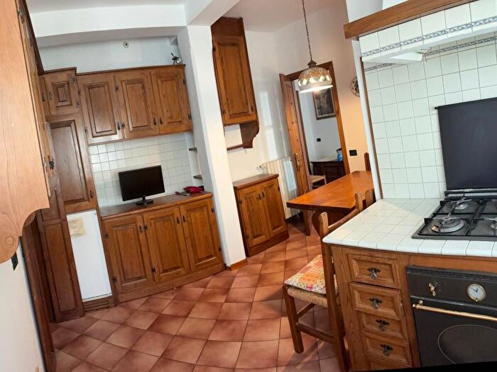 Appartamento con 5 locali in affitto in Via Santo Stefano, Porta a Lucca, Pisa