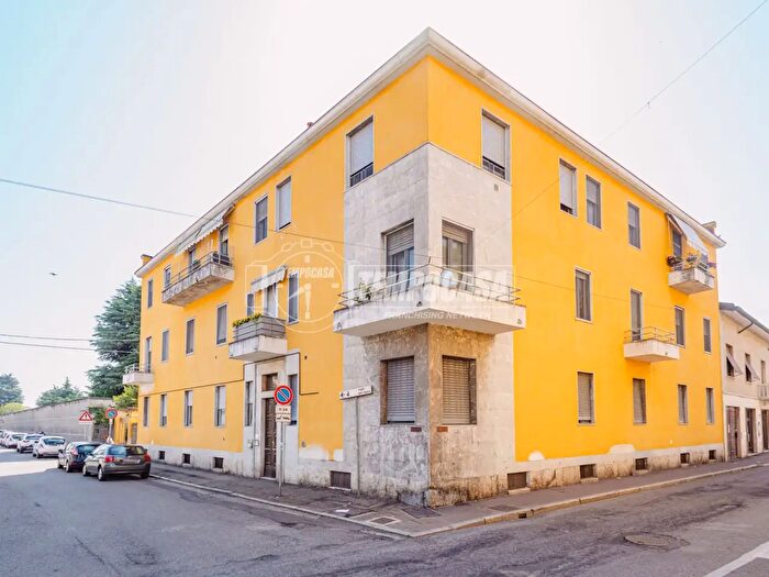 Appartamento trilocale in vendita in Via Trieste, Vigevano