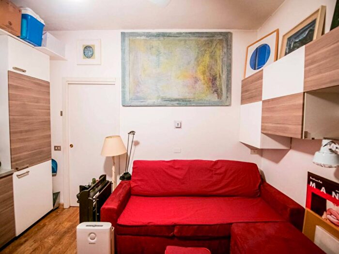 Appartamento bilocale in affitto in Via Paolo Frisi, Porta Venezia, Milano