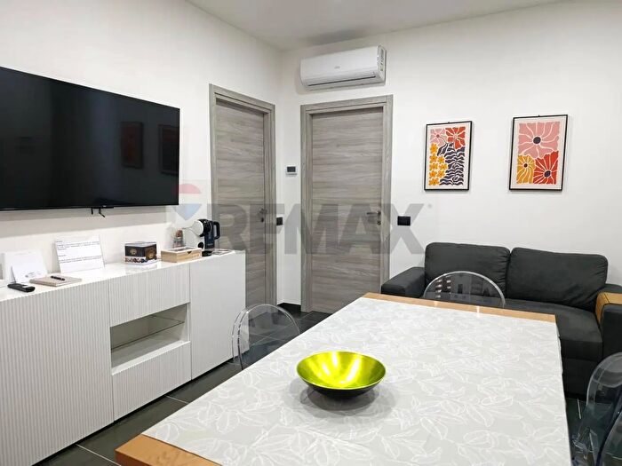 Appartamento trilocale in affitto in Via Marsala, Novara