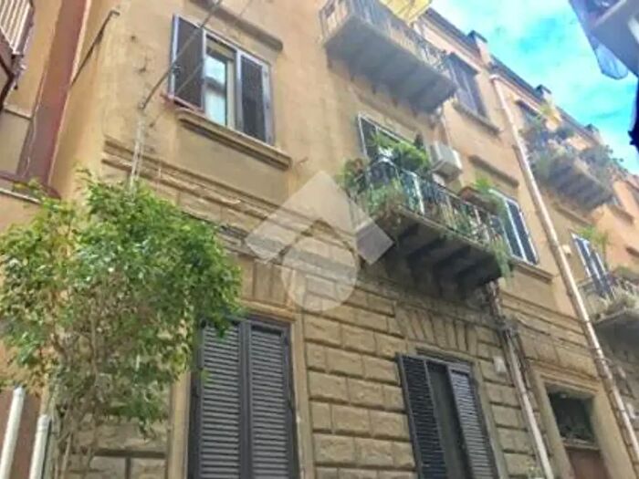 Appartamento quadrilocale in affitto in Via Bernardino d'Ucria, Palermo