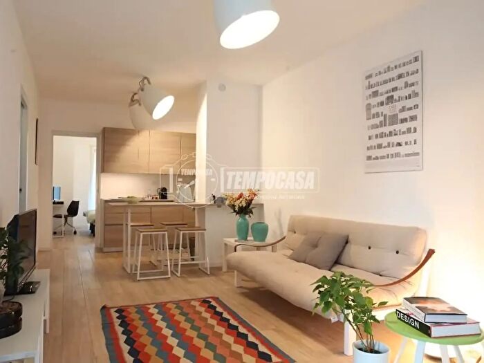 Appartamento trilocale in affitto in Via Privata Esiodo a, Milano
