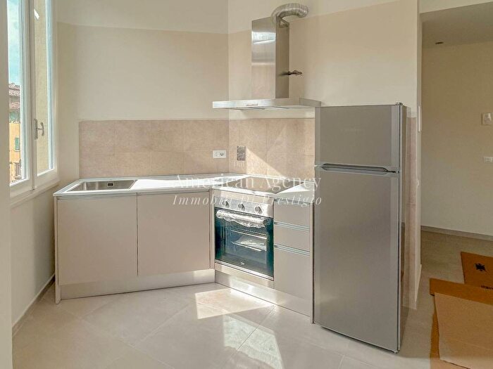 Appartamento trilocale in affitto in Via delle Casine, Santa Croce, Firenze