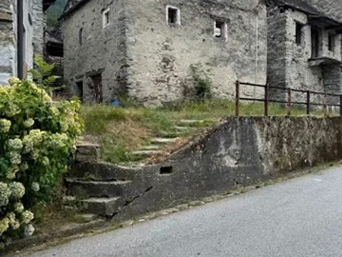 Casa con 5 locali in vendita in Via Viscardi, Trontano
