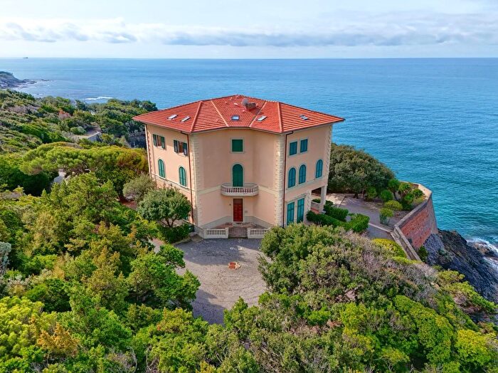 Appartamento trilocale in vendita in Rosignano Marittimo