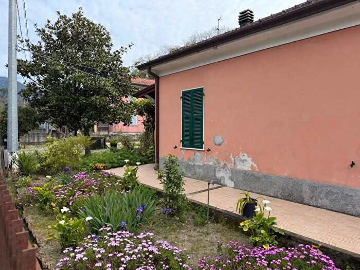 Casa quadrilocale in vendita in Sarzana