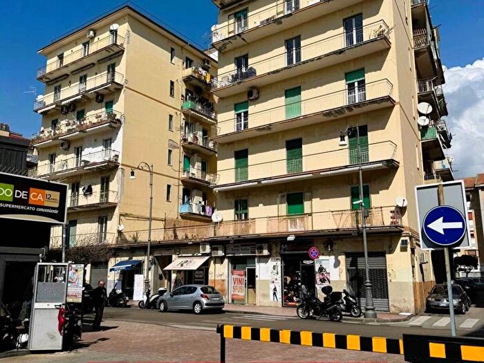 Appartamento trilocale in affitto in Via Posidonia, Pastena Pastena Alta, Salerno