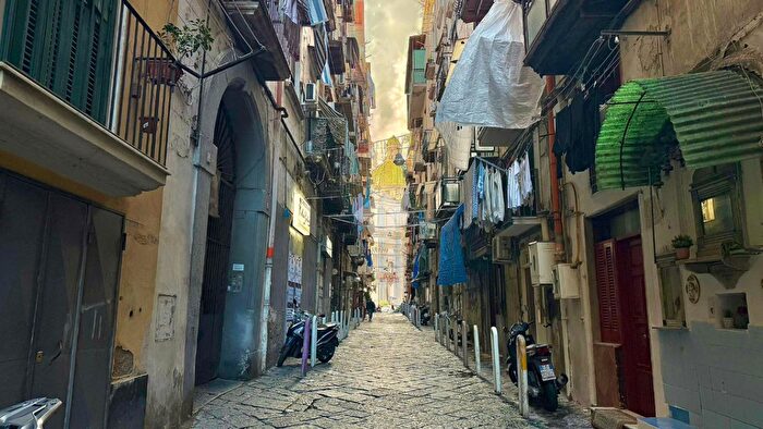 Appartamento quadrilocale in vendita in Vico Lammatari, Napoli