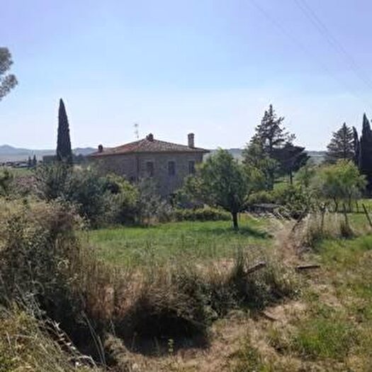 Casa con 16 locali in vendita in Pienza