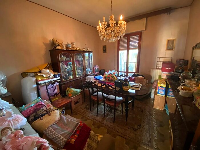 Casa con 8 locali in vendita in Via Arme Castelfranco di Sotto, Castelfranco Di Sotto