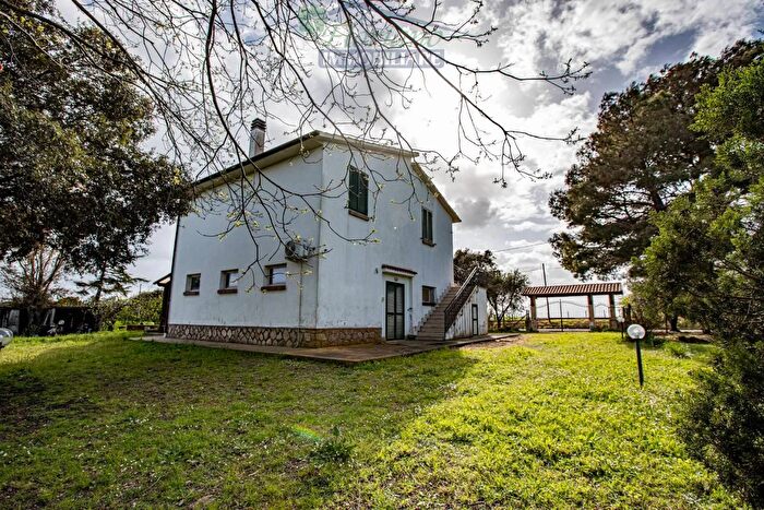 Casa con 7 locali in vendita in Strada Selva Nera, Capalbio