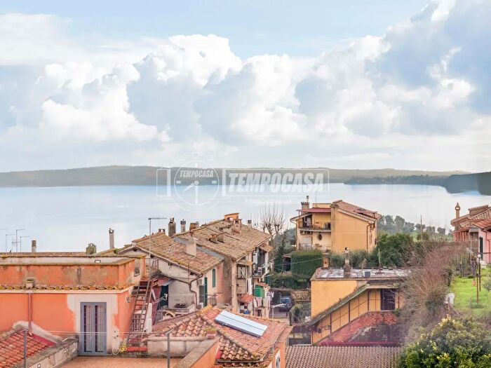 Appartamento bilocale in vendita in Via Sant Antonio, Bracciano
