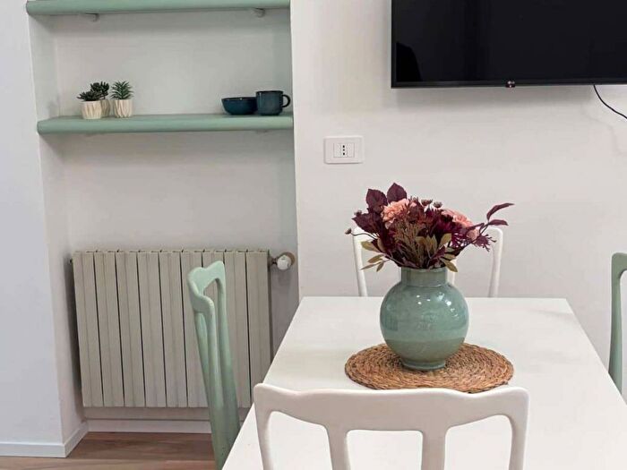 Appartamento trilocale in affitto in Corso San Gottardo, Ascanio Sforza, Milano
