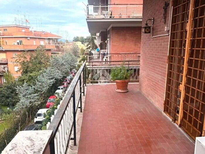 Appartamento quadrilocale in vendita in Via Mario Canavari, Roma