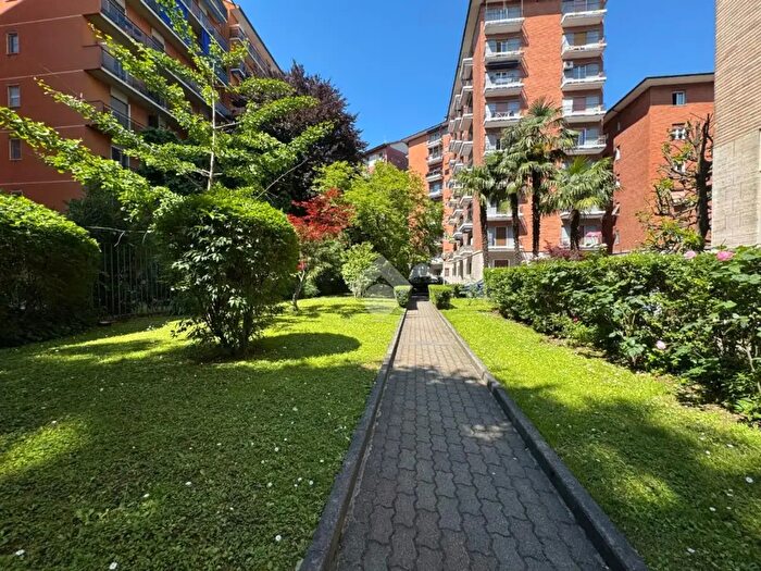 Appartamento bilocale in vendita in Viale Caterina da Forli, Milano