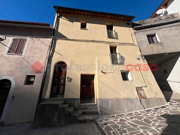 Appartamento trilocale in vendita in Via Caone, Cittaducale