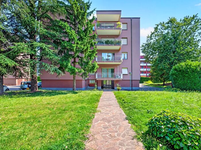 Appartamento trilocale in vendita in Via Giacomo Matteotti, Arese