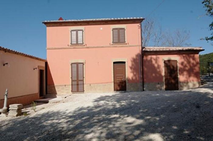 Casa con 5 locali in vendita in Contrada Cete, Colmurano