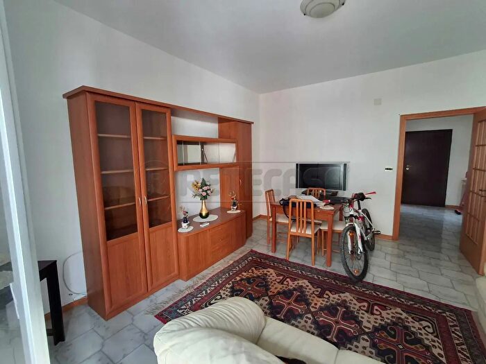 Appartamento con 6 locali in vendita in Viale Santa Panagia, Siracusa