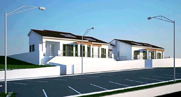 Casa con 7 locali in vendita in Luni