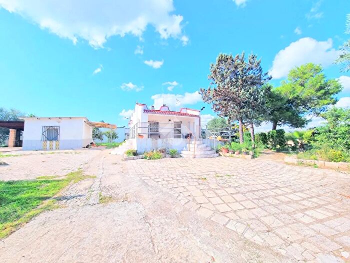 Casa con 5 locali in vendita in Via Marine Terre, Manduria