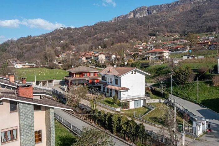 Appartamento quadrilocale in vendita in Via Momborgo, Rifreddo