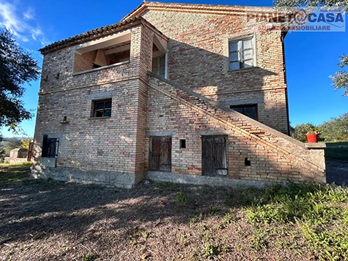 Casa quadrilocale in vendita in Monsampolo del Tronto, Monsampolo Del Tronto