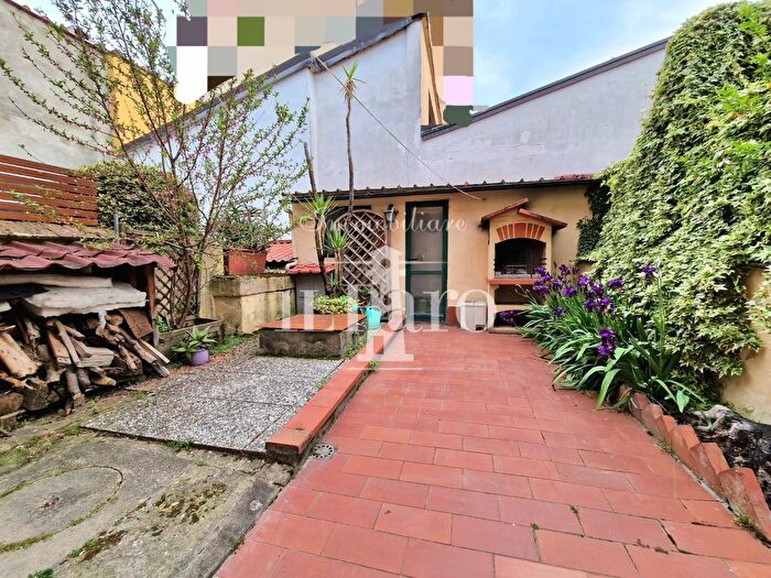 Casa con 5 locali in vendita in Encivenni Rucellai, Campi Bisenzio