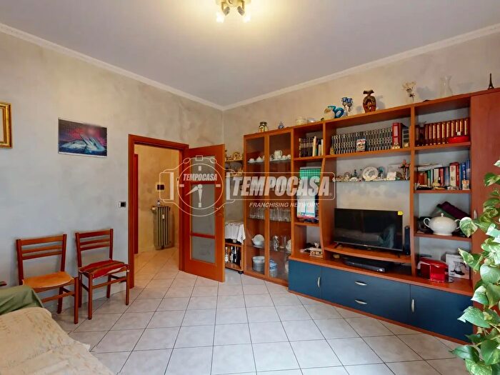 Appartamento con 5 locali in vendita in Strada del Drosso, Torino
