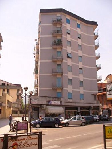 Appartamento con 5 locali in vendita in Piazza Berardi, Ceccano