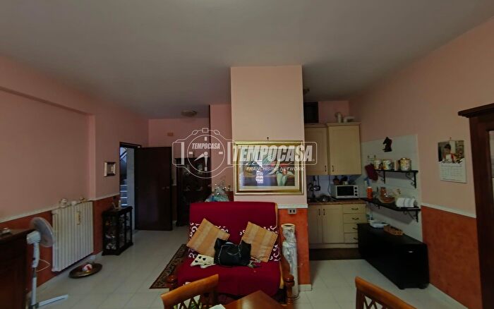 Appartamento trilocale in vendita in Via Francesco Tedesco, Avellino