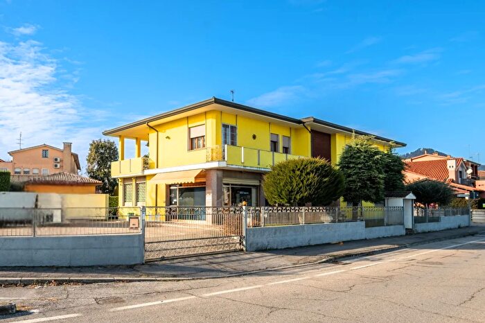 Casa con 5 locali in vendita in Via Costa Calcinara, Monselice