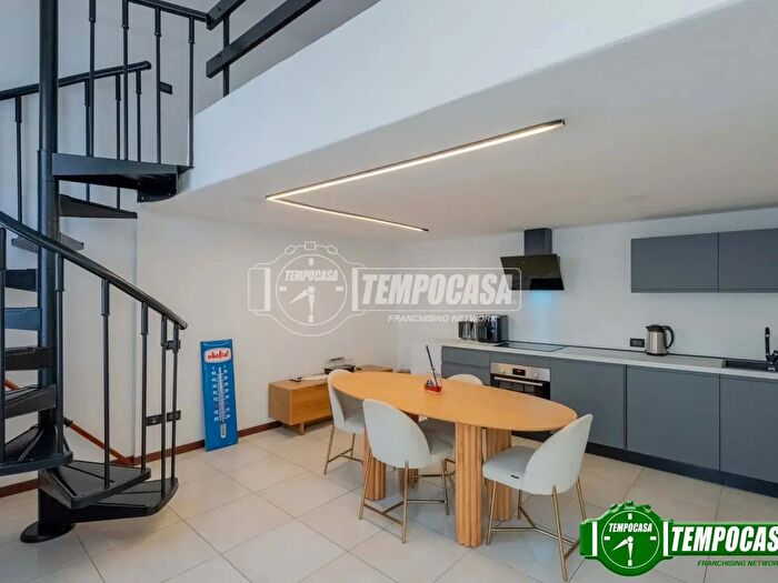 Appartamento bilocale in vendita in Via Giuseppe Garibaldi, Magenta