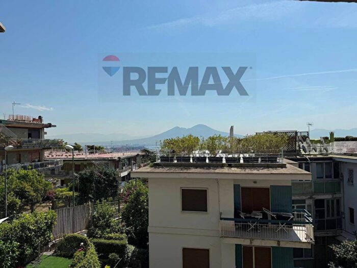 Appartamento trilocale in affitto in Posillipo, Napoli