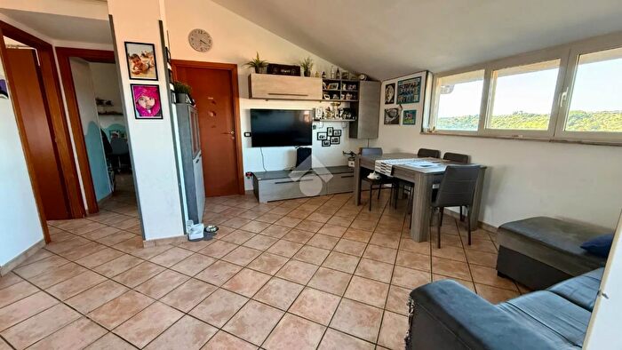 Appartamento trilocale in vendita in Via Capena, Capena