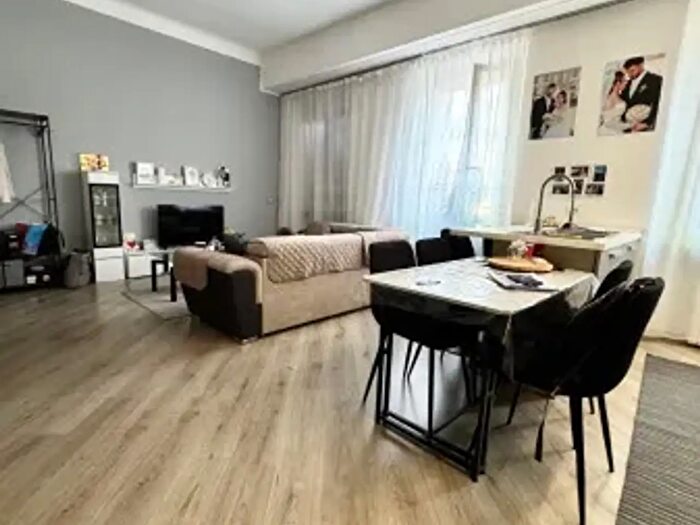 Appartamento trilocale in vendita in Via Fratelli Morelli, Milano