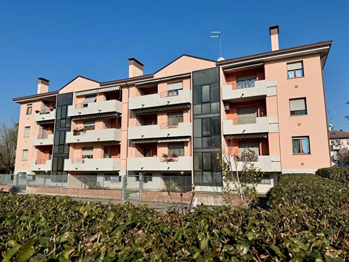 Appartamento quadrilocale in vendita in Via Italo E Giulio Clerici, Parma