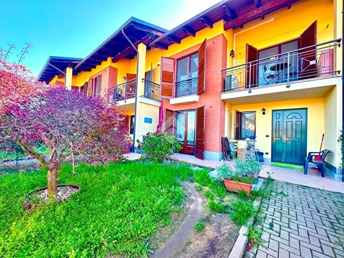 Casa con 7 locali in vendita in Corso Italia, Robassomero