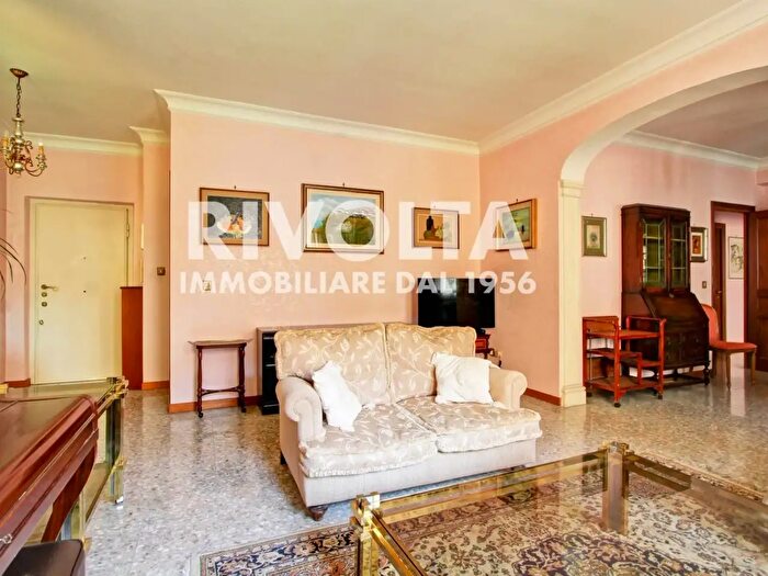 Appartamento in vendita in Via Bova, Roma