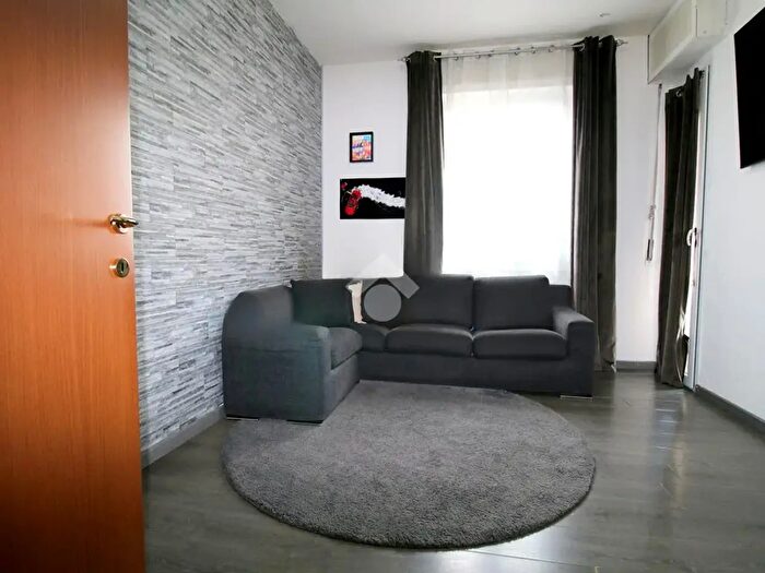 Appartamento bilocale in vendita in Via Sant'Alessandro, Caronno Pertusella